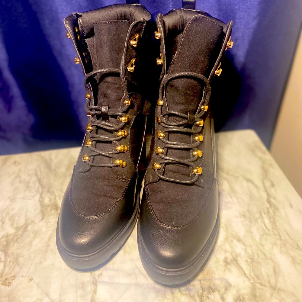 Combat boots